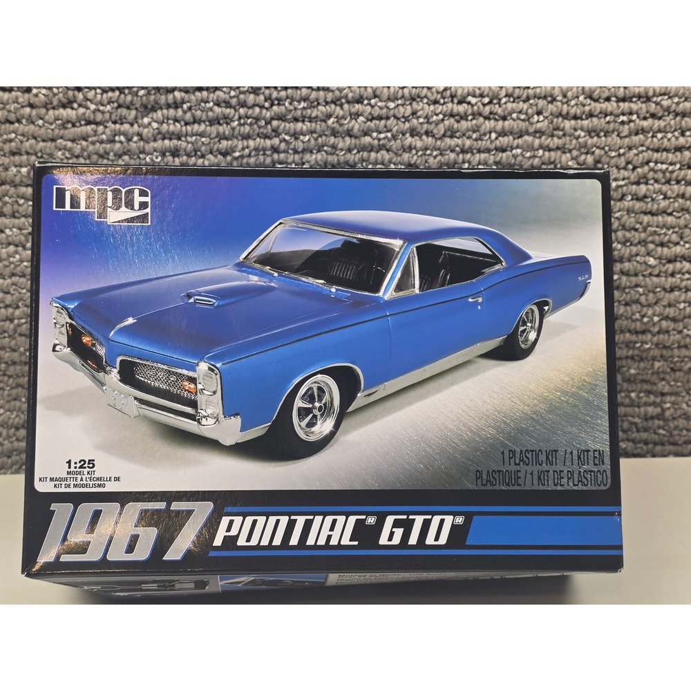 MPC 1967 Pontiac GTO 1:25 Scale Model Kit MPC710L/12 Skill Level 2 White Plastic
